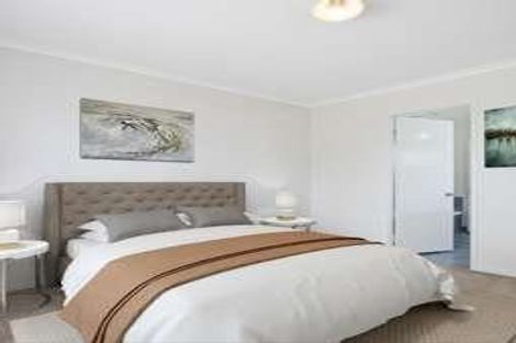 Photo of property in 1 Ranch Place, Pukekohe, 2120