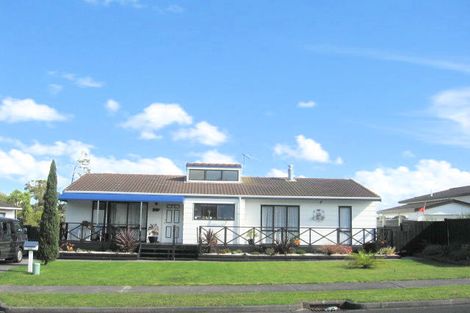 Photo of property in 64 De Quincey Terrace, Highland Park, Auckland, 2010