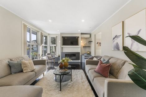 Photo of property in 1/51 Larne Avenue, Pakuranga Heights, Auckland, 2010