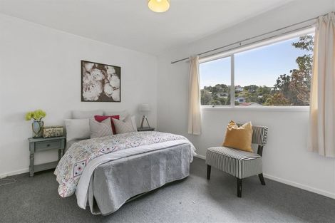 Photo of property in 2/14 Celina Place, Browns Bay, Auckland, 0630