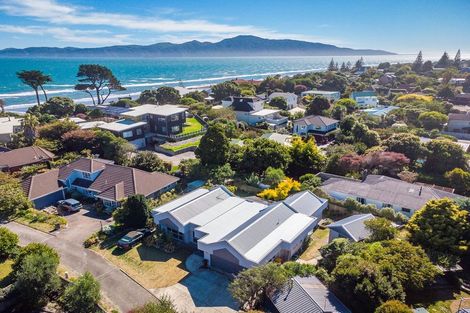 Photo of property in 2 Tainui Street, Raumati Beach, Paraparaumu, 5032