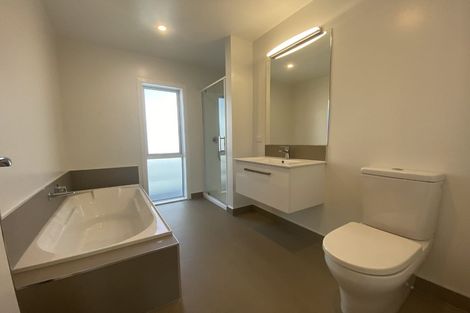 Photo of property in 12 Promontory Crescent, Newlands, Wellington, 6037