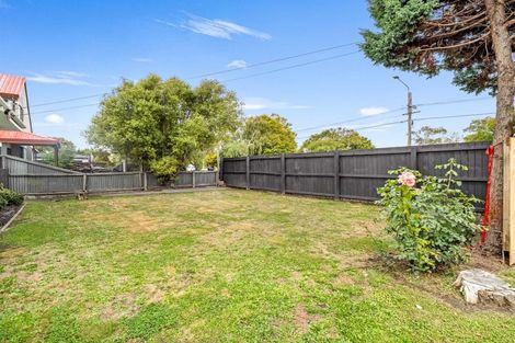 Photo of property in 94 Avondale Road, Avondale, Christchurch, 8061