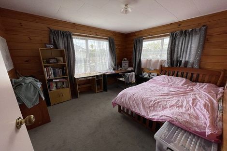 Photo of property in 1/202 Lake Road, Northcote, Auckland, 0627