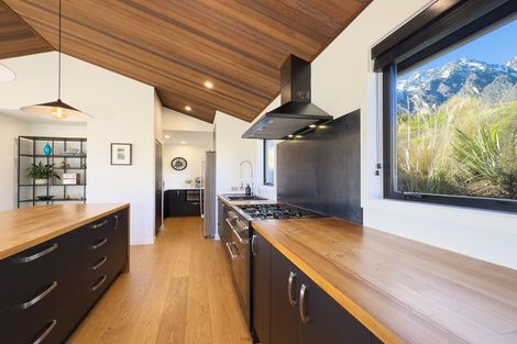 Photo of property in 6a Kinross Lane, Jacks Point, Queenstown, 9371
