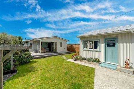 Photo of property in 78 Esplanade, Kaka Point, 9271