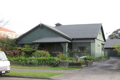 Photo of property in 12 Phoenix Avenue, Hokowhitu, Palmerston North, 4410