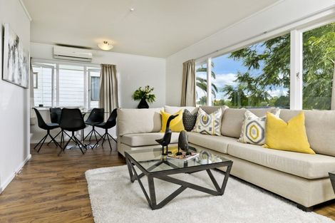 Photo of property in 18 Hellyers Street, Birkdale, Auckland, 0626