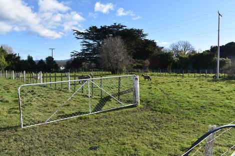 Photo of property in 37 Chester Road, Clareville, Carterton, 5791