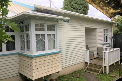 Photo of property in 2/193a Henderson Valley Road, Henderson, Auckland, 0612