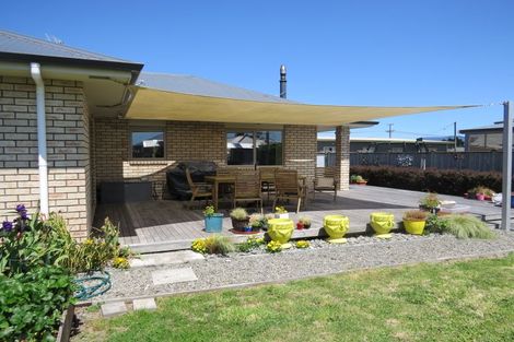 Photo of property in 24 Charles Street, Carterton, 5713