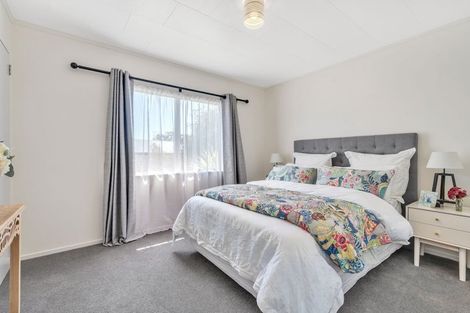 Photo of property in 18 Riverside Drive, Waiuku, 2123
