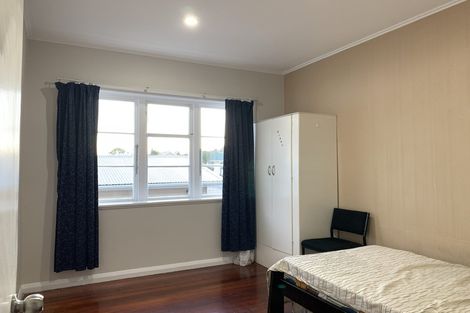 Photo of property in 1 Tyburnia Avenue, Mount Albert, Auckland, 1025