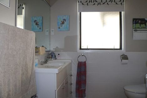 Photo of property in 54 Stratford Drive, Cable Bay, 0420