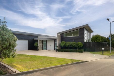 Photo of property in 13 Semaphore Lane, Whitby, Porirua, 5024