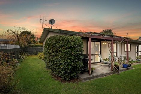 Photo of property in 18b Middle Road, Havelock North, 4130