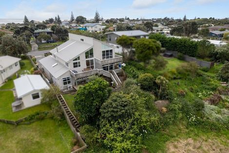 Photo of property in 4 Atua Street, Waikanae Beach, Waikanae, 5036