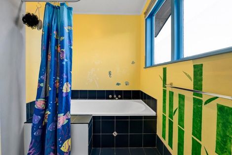 Photo of property in 34 Endeavour Street, Marfell, New Plymouth, 4310