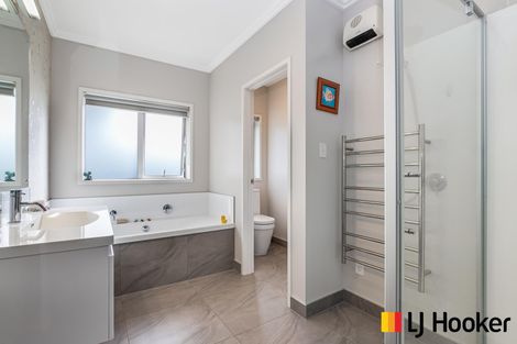 Photo of property in 24 William Andrew Road, Pukekohe, 2120