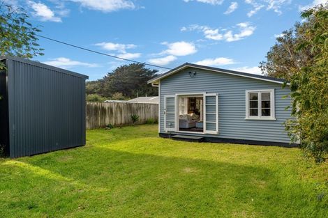 Photo of property in 6 Kapiti Lane, Otaki Beach, Otaki, 5512
