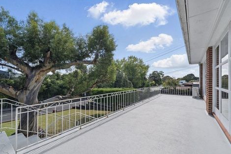 Photo of property in 18 Millbrook Road, Henderson, Auckland, 0612