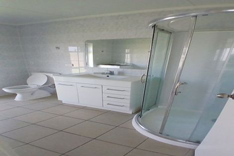 Photo of property in 55a Archibald Road, Kelston, Auckland, 0602