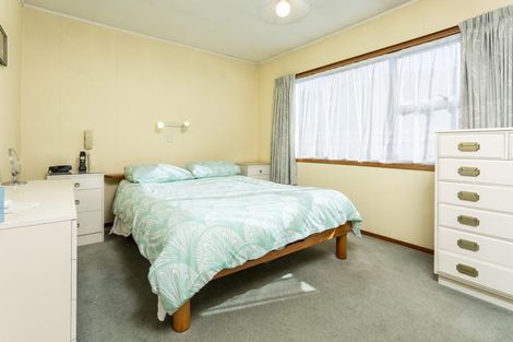 Photo of property in 2/21 Helvetia Drive, Browns Bay, Auckland, 0630