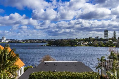 Photo of property in 306 Hurstmere Road, Takapuna, Auckland, 0622