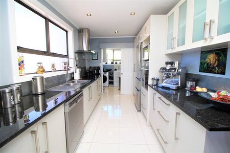 Photo of property in 5 Claridge Street, Glen Eden, Auckland, 0602