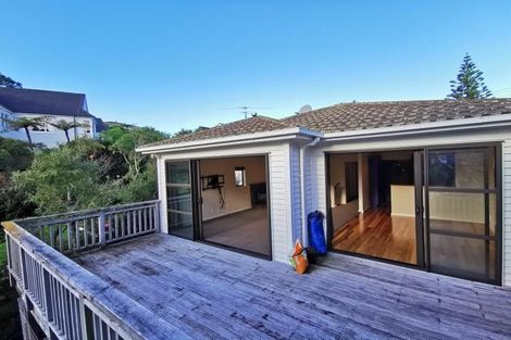 Photo of property in 15 Ranui Crescent, Khandallah, Wellington, 6035