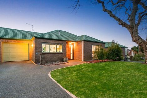 Photo of property in 8 Craiburn Street, Ranui, Auckland, 0612