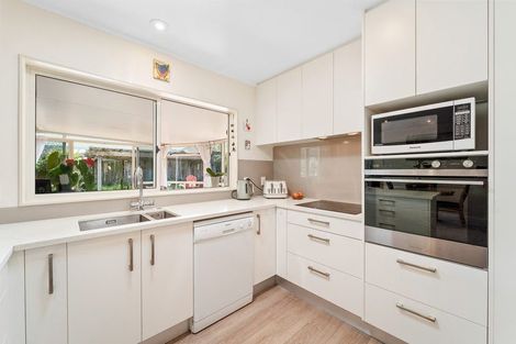 Photo of property in 39 Lakeside Drive, Orewa, 0931