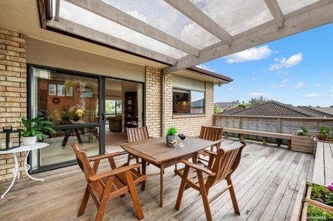 Photo of property in 2 Stellamaris Way, Shamrock Park, Auckland, 2013