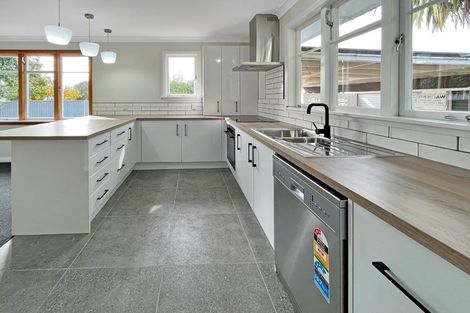 Photo of property in 4 Moray Place, Highbury, Palmerston North, 4412