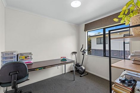 Photo of property in 3 Titiro Way, Welcome Bay, Tauranga, 3112