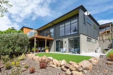 Photo of property in 10 Maffeys Road, Mount Pleasant, Christchurch, 8081