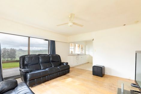 Photo of property in 84 Ocean View Road, Northcote, Auckland, 0627