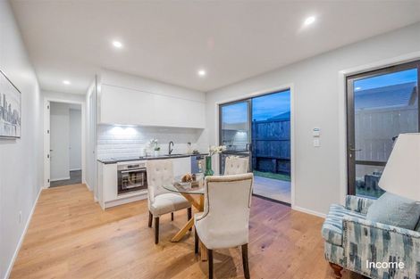 Photo of property in 18 Madden Avenue, Kumeu, 0810