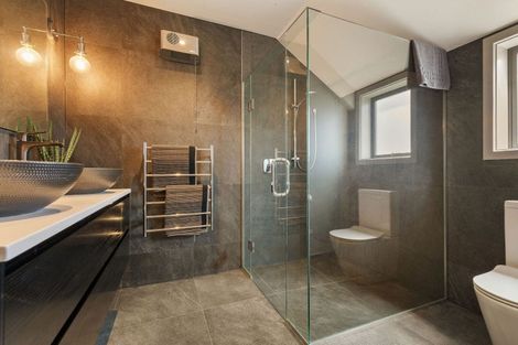 Photo of property in 8 Pendeen Crescent, Jacks Point, Queenstown, 9371