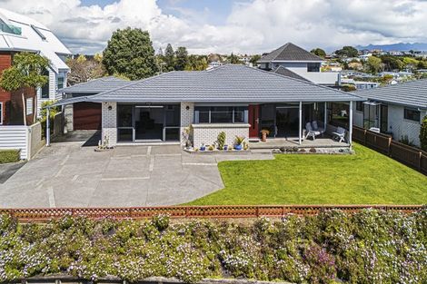 Photo of property in 45d Paynters Avenue, Strandon, New Plymouth, 4312