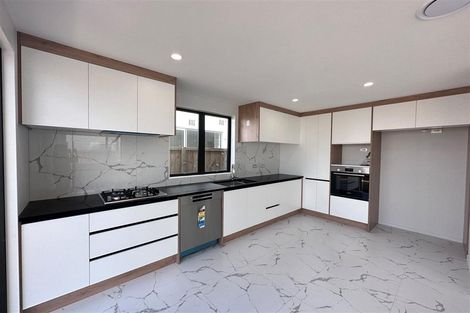 Photo of property in 28 John Gray Street, Papakura, 2110