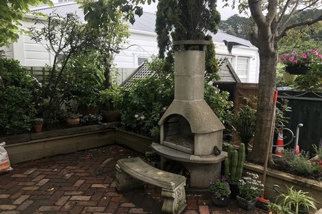 Photo of property in 37 Hall Street, Newtown, Wellington, 6021