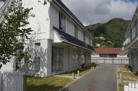 Photo of property in 6d Flock Grove, Fairfield, Lower Hutt, 5011