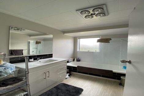 Photo of property in 18 Shalimar Place, Clover Park, Auckland, 2019