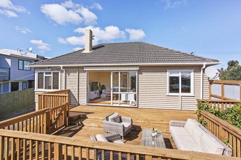Photo of property in 17 Court Crescent, Panmure, Auckland, 1072