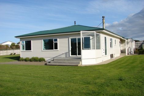 Photo of property in 2 Neva Street, Fortrose, Invercargill, 9875