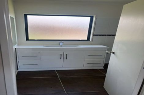 Photo of property in 16 Lamia Place, The Gardens, Auckland, 2105