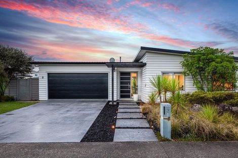 Photo of property in 3 Nikau Way, Riverhead, 0820