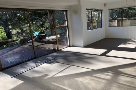 Photo of property in 2/29 Awaruku Road, Torbay, Auckland, 0630