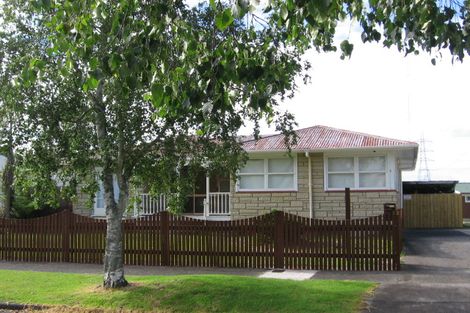 Photo of property in 12 Coronet Place, Avondale, Auckland, 1026